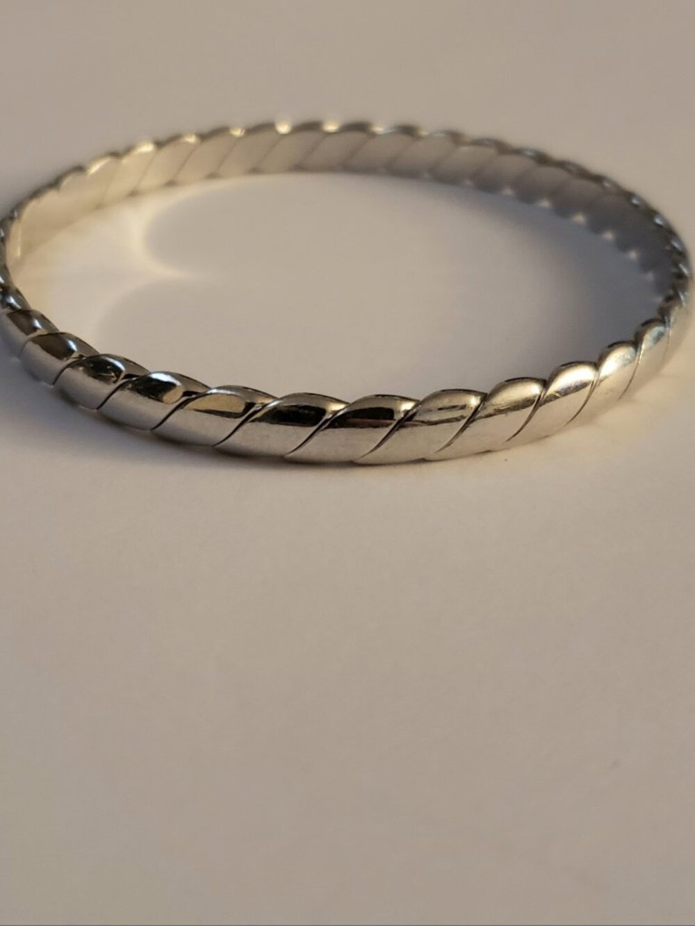 Vintage Monet Silvertone Scalloped Shiny Finish Thin Bangle Bracelet Flat Twist